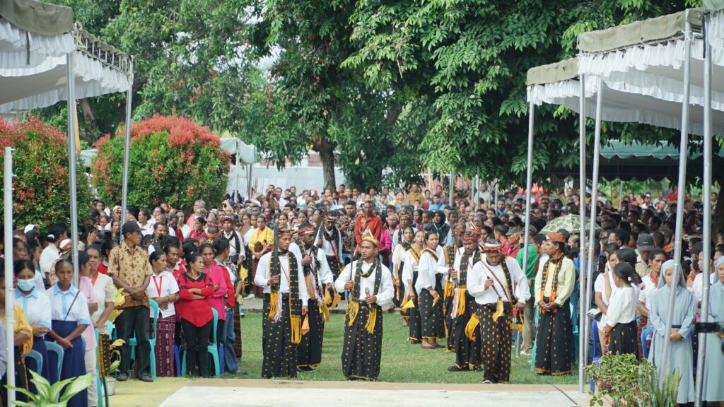 Thousands of Indonesian Catholics attend Marian month pilgrimage | RVA