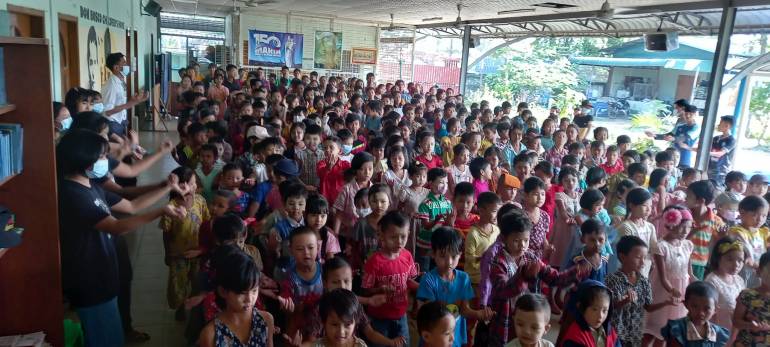 Catholic nuns in Myanmar celebrated Christmas with Buddhist children in Haling Thar Yar and vendors in Mayangone Townships in Yangon on December 24.