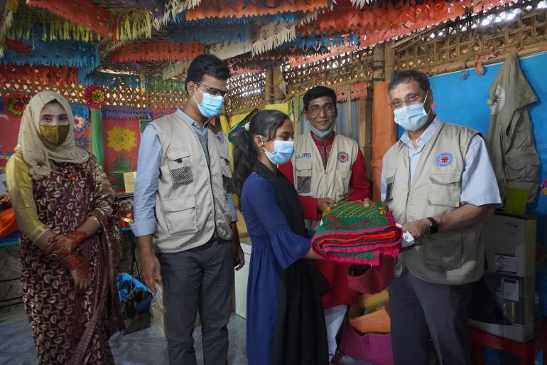 Caritas Internationalis Secretary General Dr. Aloysius John on February 22 visited Rohingya refugees in Bangladesh. Caritas Asia President Dr. Benedict Alo D’Rozario and others accompanied John on a six-day-long (till February 26) visit to Bangladesh, a Muslim-majority country.