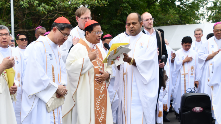 Fr George Plathottam Cardinal Maung Bo Cardinal Tagle at RVA Golden Anniversary