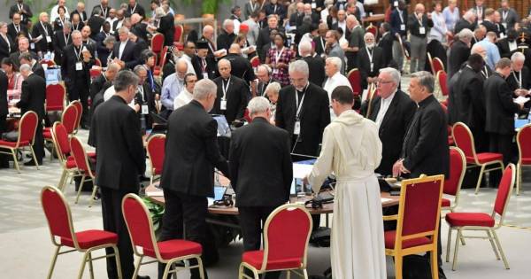 Synod of Bishops reflects on “a communion that radiates” | RVA